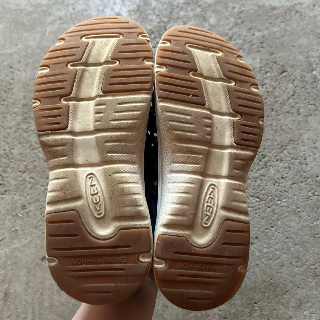 KEEN ネイビー 編み込みデザイン サンダル - メルカリ