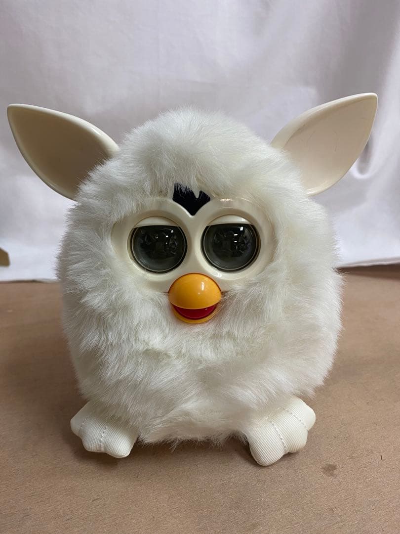 Furby ホワイト 箱付き 動作確認済み - メルカリ
