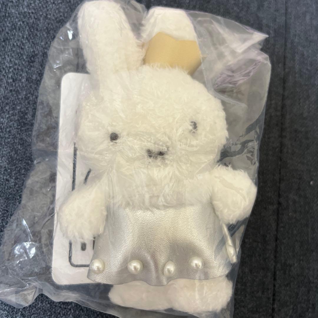 ミーア MIIA ミッフィー マスコット ぬいぐるみ シルバー 新品 - メルカリ