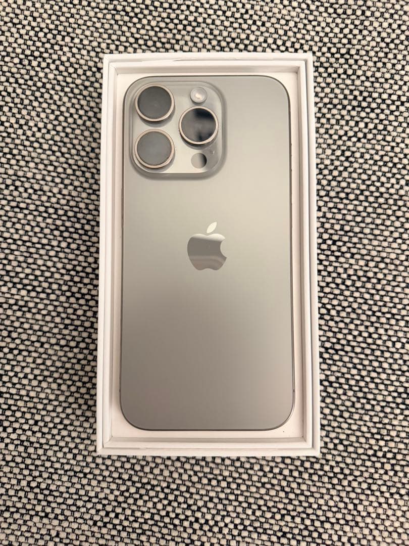 美品　Apple iPhone 15Pro 256GB SIMフリー Amazon | 【整備済み品】 Apple iPhone 15 Pro 256GB ブルー