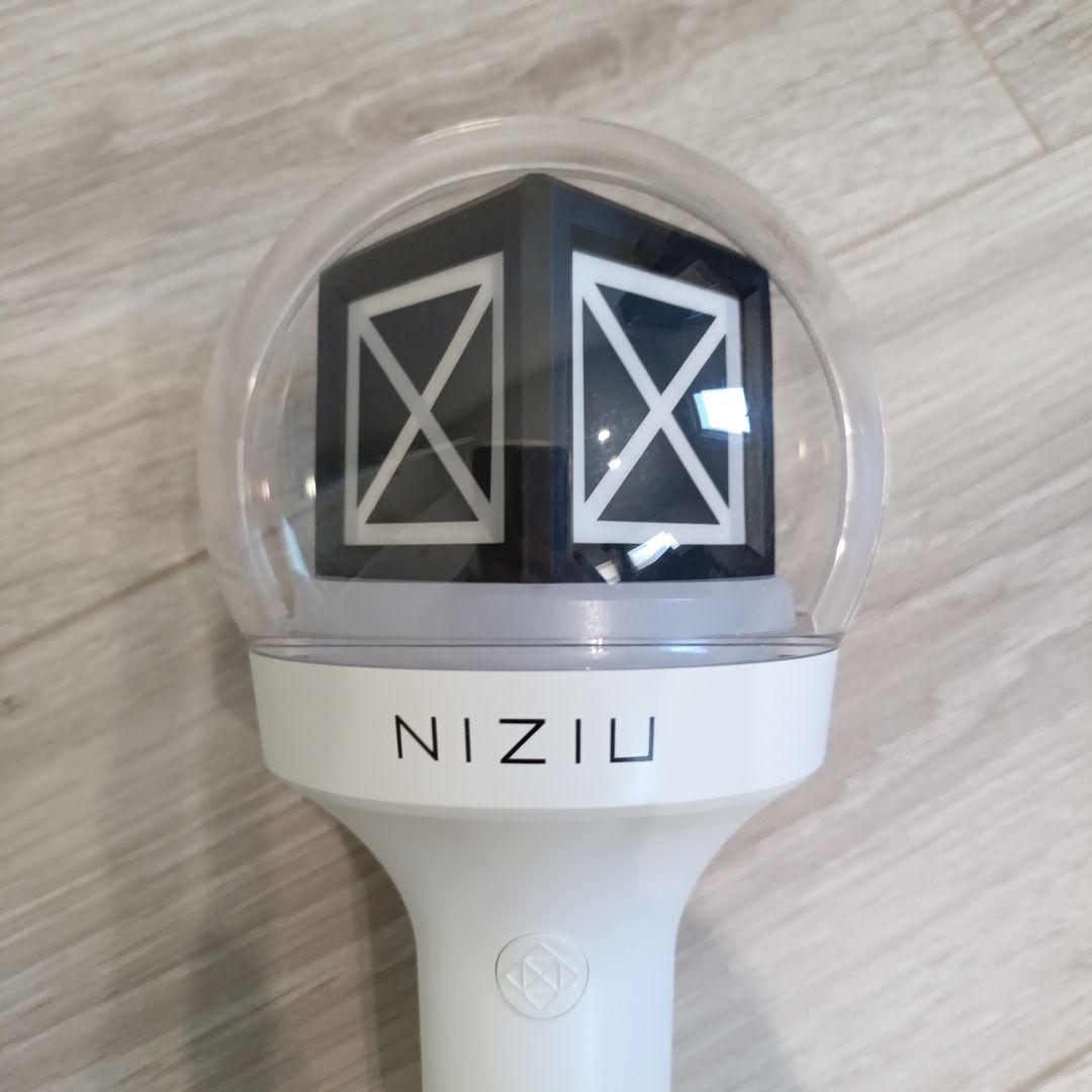 NiziU 公式ペンライト OFFICIAL LIGHT STICK - メルカリ