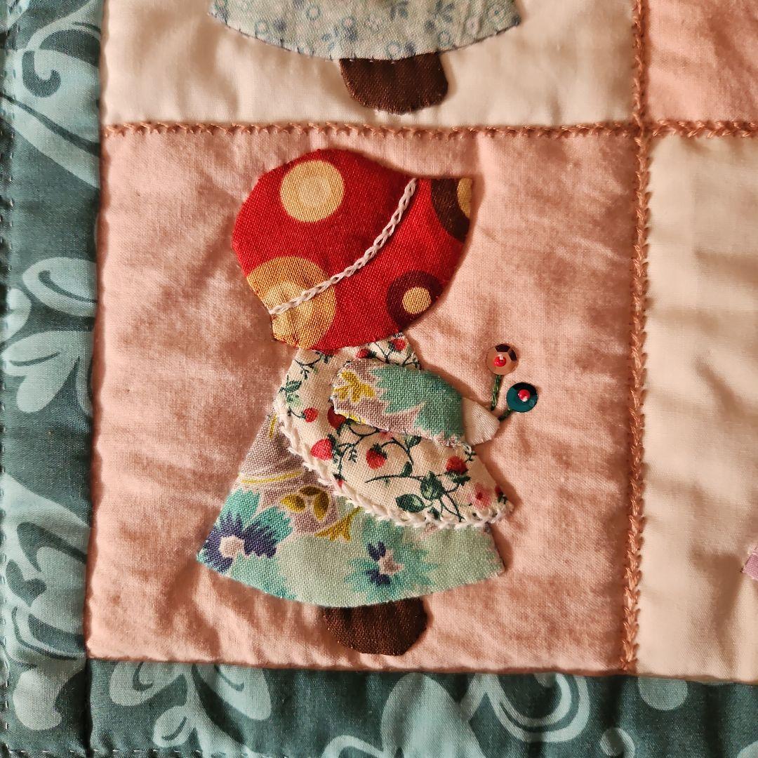 ✨16人のスーちゃん✨パッチワークタペストリー - メルカリ