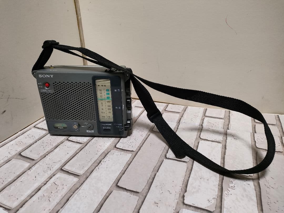 希少レトロ！SONY防災ラジオICF-B100　動作品。 通電写真あり Amazon.co.jp: SONY FM/AMラジオ ICF-B100 : 家電＆カメラ