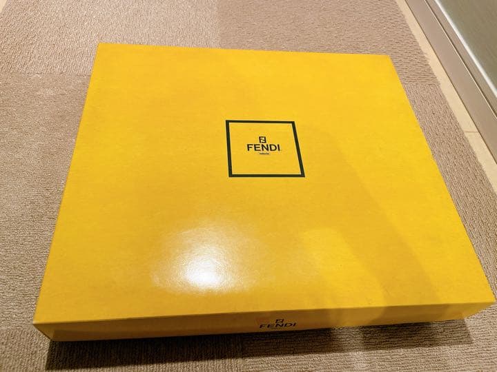 最終値下げ！FENDI タオルケット【新品】 - メルカリ