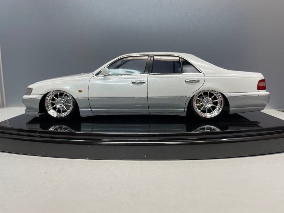 アオシマ1/24プラモデル完成品 Y33シーマ - メルカリ