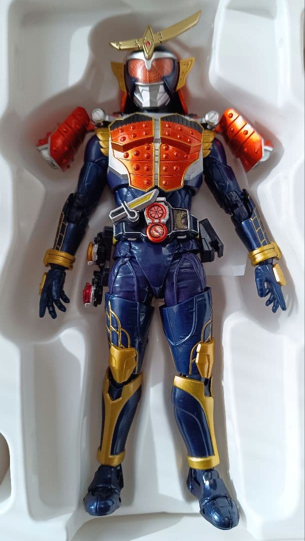 中古美品　S.H.Figuarts 仮面ライダー鎧武 真骨彫製法