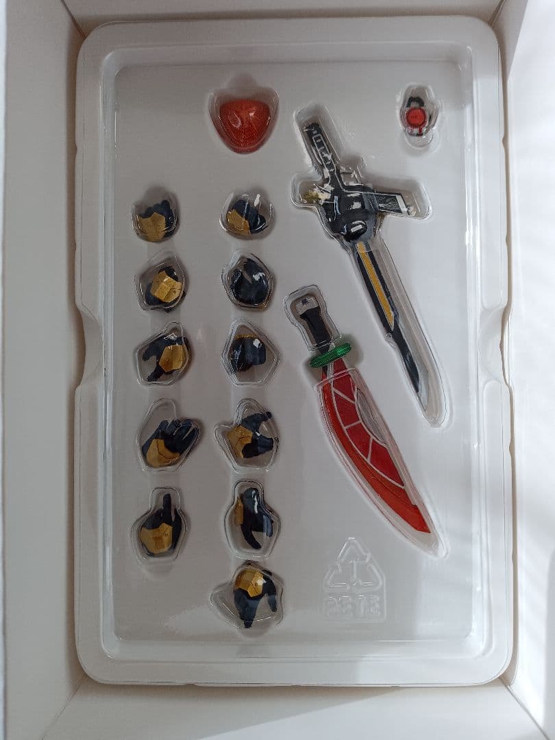 中古美品　S.H.Figuarts 仮面ライダー鎧武 真骨彫製法