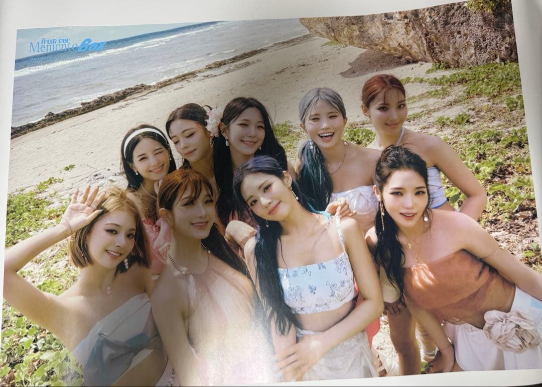 fromis_9 CD4種10枚 直筆サイン特典、フォトカード、ポスター付 - メルカリ