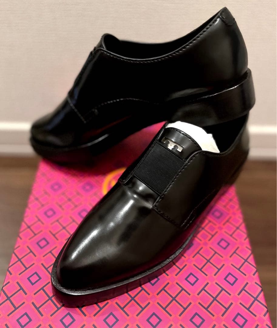 た*ん様 ToryBurchトリバーチ　ローファー　革靴(5.5) TORY BURCH（トリーバーチ） ローファー EMBELLISHED CLASSIC LUG