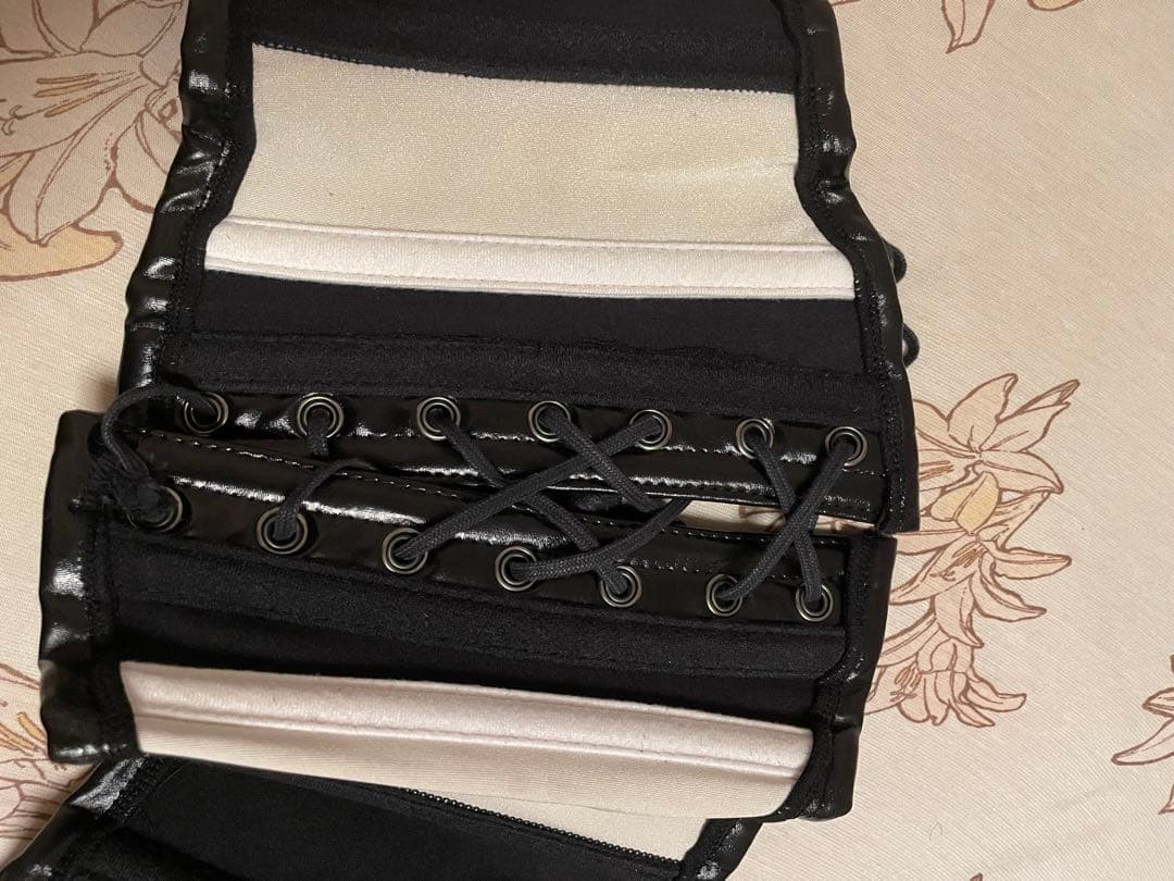 アフィックス パラパラ エナメル コルセット ボンデージ - メルカリ