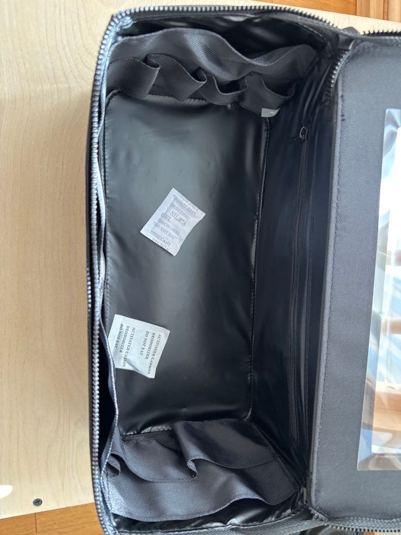 海外限定‼︎大容量 コスメポーチ carry all MAC - メルカリ