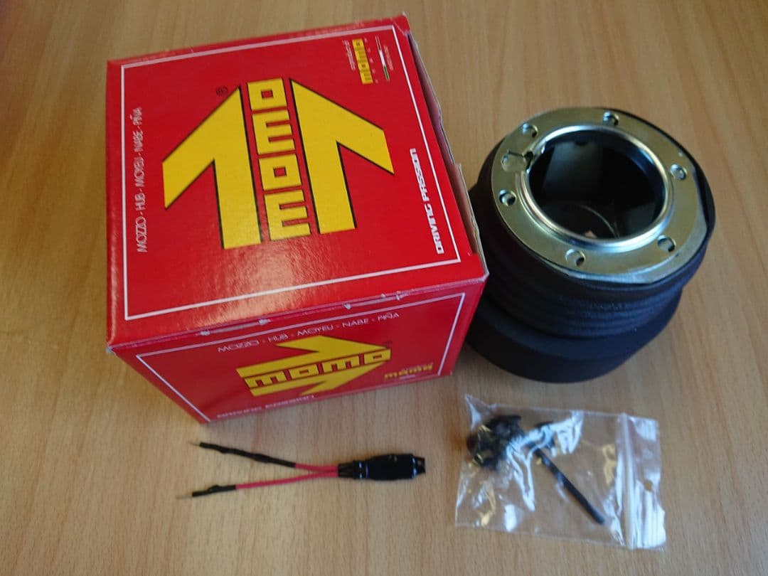 ＭＯＭＯボス　ＡＬＦＡＲＯＭＥＯ　１４７／１５９／ＧＴ／ＭＩＴＯ MOMO - MOMOボス ALFAROMEO 147／159／GT