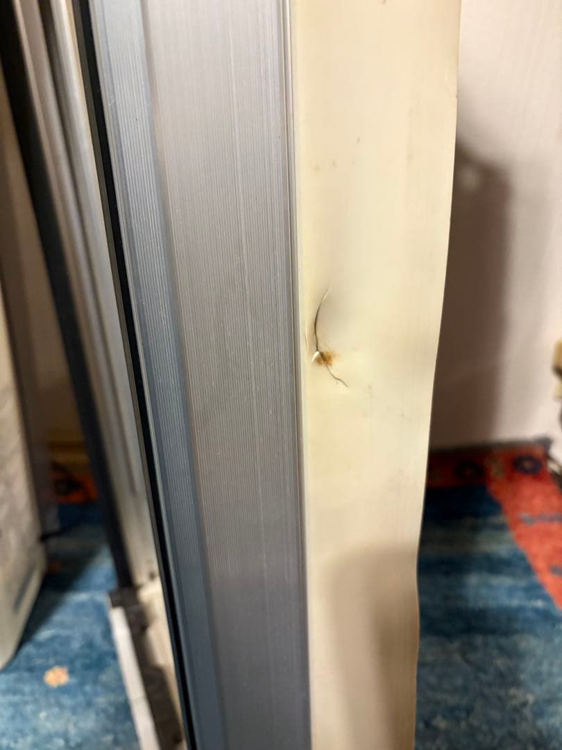 トヨトミ・窓用エアコン スリムデザイン ホワイト工事不要 - エアコン