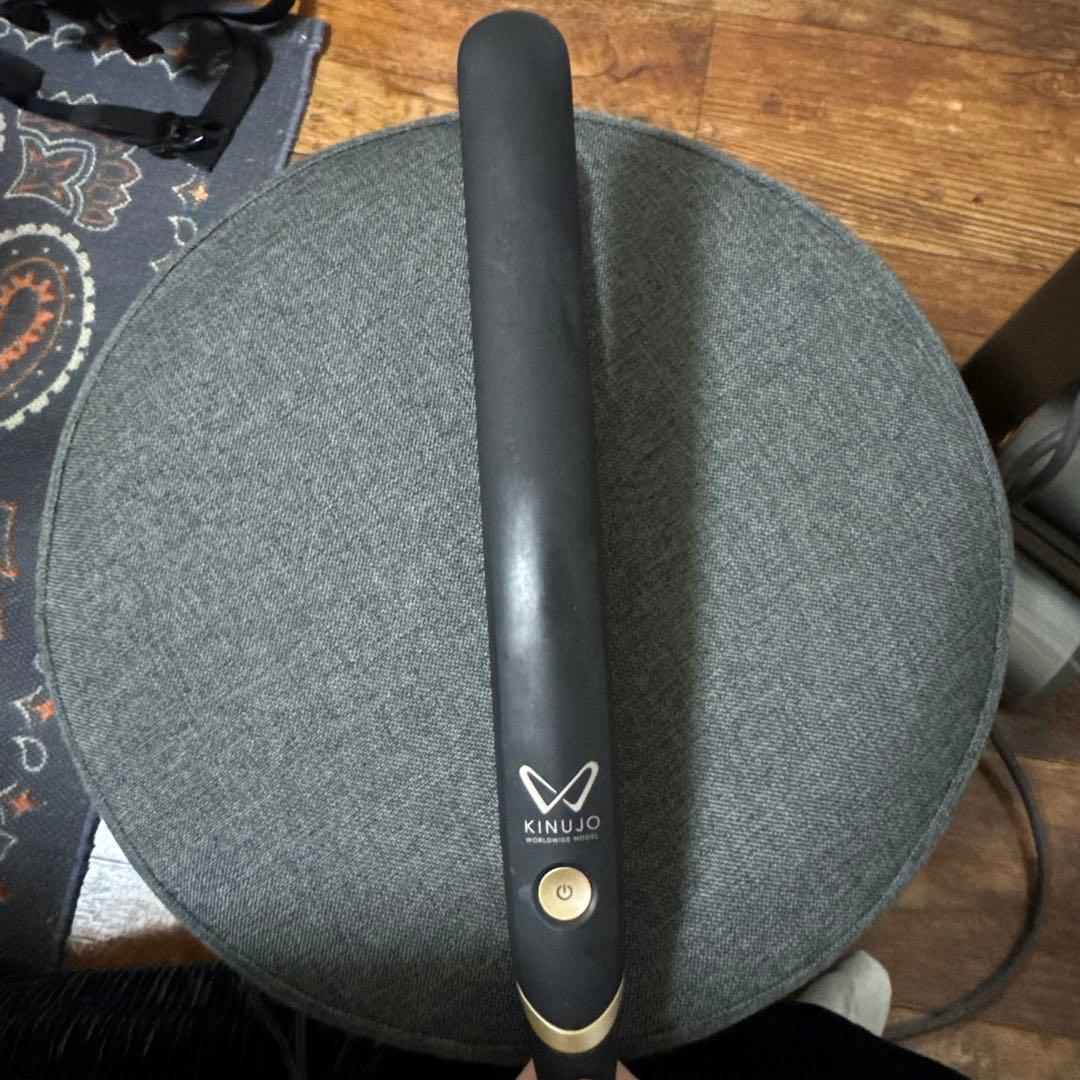KINUJO ストレートヘアアイロン ブラック・ゴールド 正規販売店】 KINUJO Pro Straight ストレートアイロン ｜ALBUM