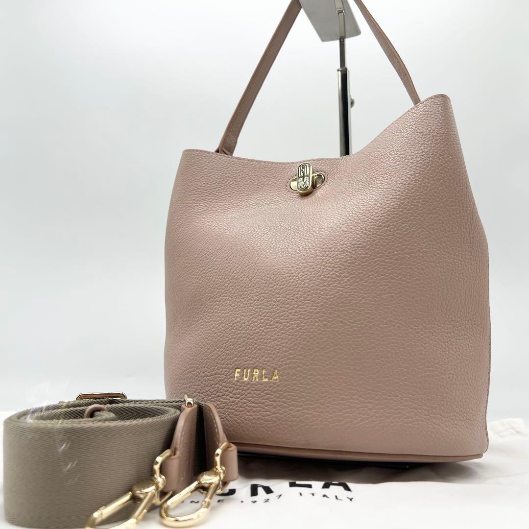 美品✨フルラ　ショルダーバッグ　ダナエ　レザー　ピンク　2way　現行 ✨美品✨FURLA フルラ ダナエ 2WAY ショルダーバッグ ピンク - メルカリ