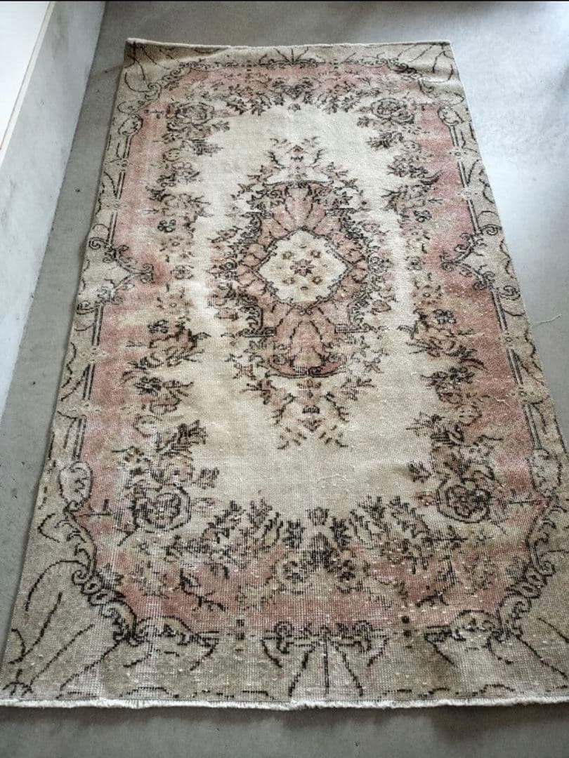 c*o様 ヴィンテージラグ モーブピンク×ベージュ - メルカリ