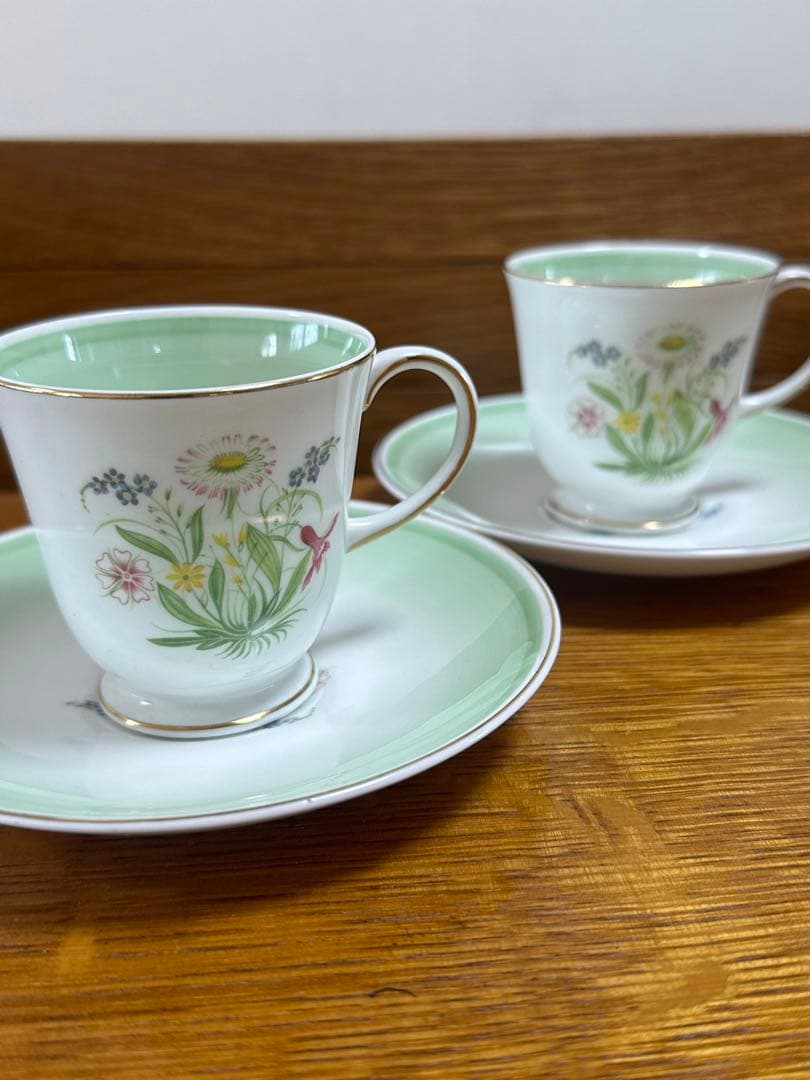 スージークーパー(ロマンスグリーン) カップ&ソーサー2客セット - メルカリ