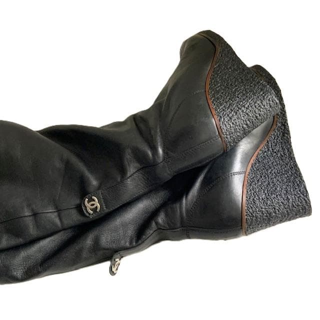 CHANEL 39(24.5cm) 黒レザー ロングブーツ CC ウェッジソール