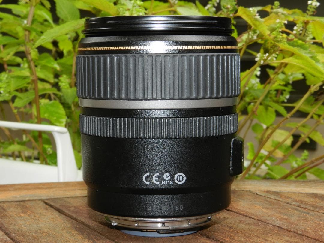 極美品　Canon EF-S 17-85mm f/4-5.6 IS USM