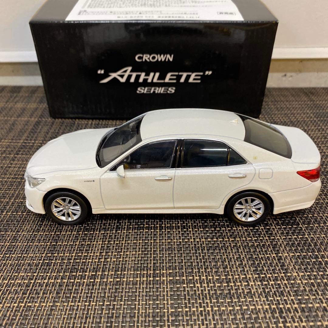 トヨタ クラウンアスリート210系 1/30非売品 ミニカー ホワイトパール