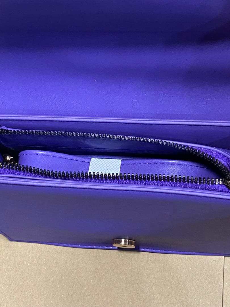 ポケモン ロンドン自然史博物館 イーブイ クロスボディバッグ - メルカリ