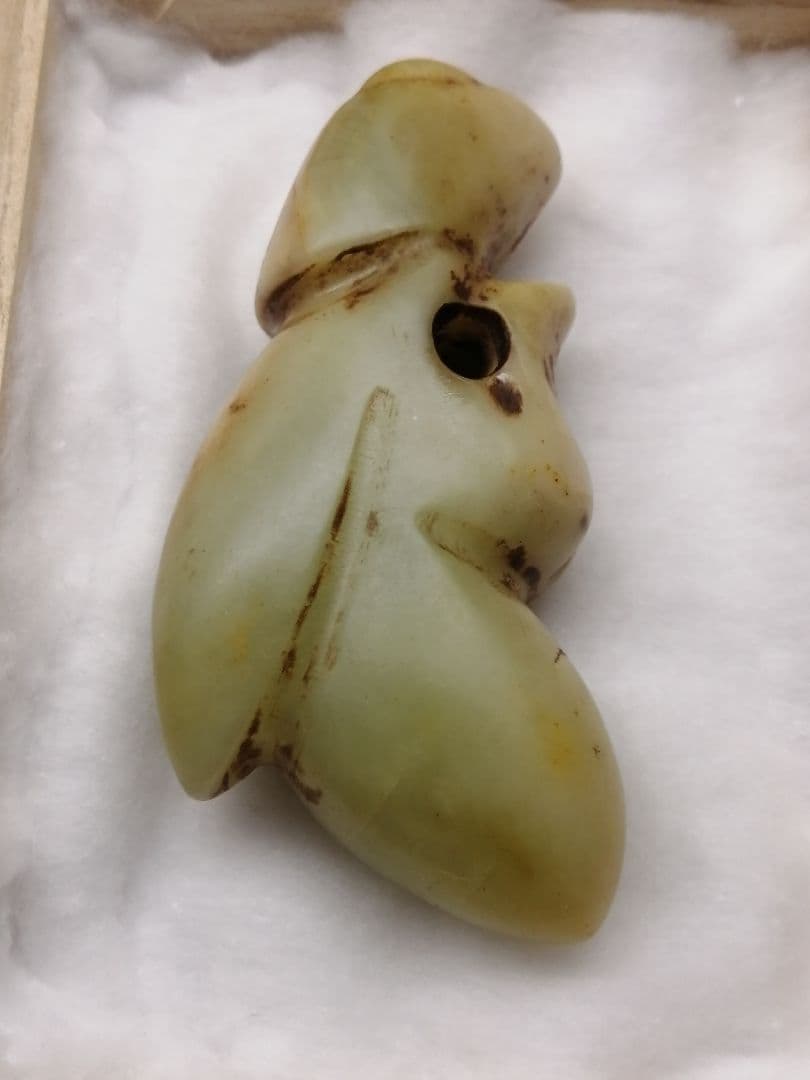 ★縄文期『糸魚川翡翠獣形勾玉』出土品　7.3cm　儀式勾玉　非常に珍しい勾玉です