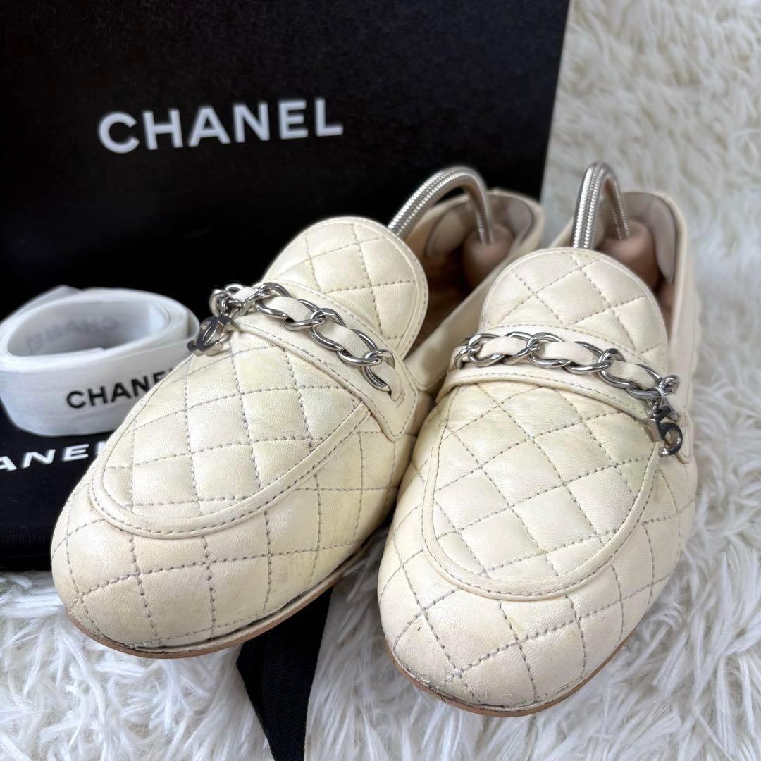 CHANEL シャネル　マトラッセ　チェーン　チャーム　ココマーク　ローファー CHANEL マトラッセ ココマーク ローファー 36 1/2 C ブラック レザー