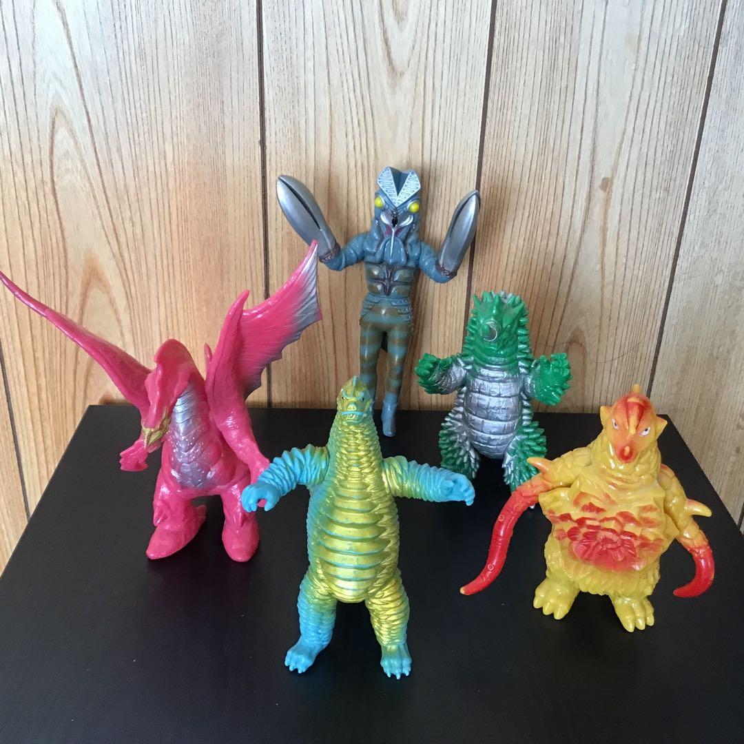 ウルトラマンシリーズ 怪獣フィギュア 5体セット - メルカリ
