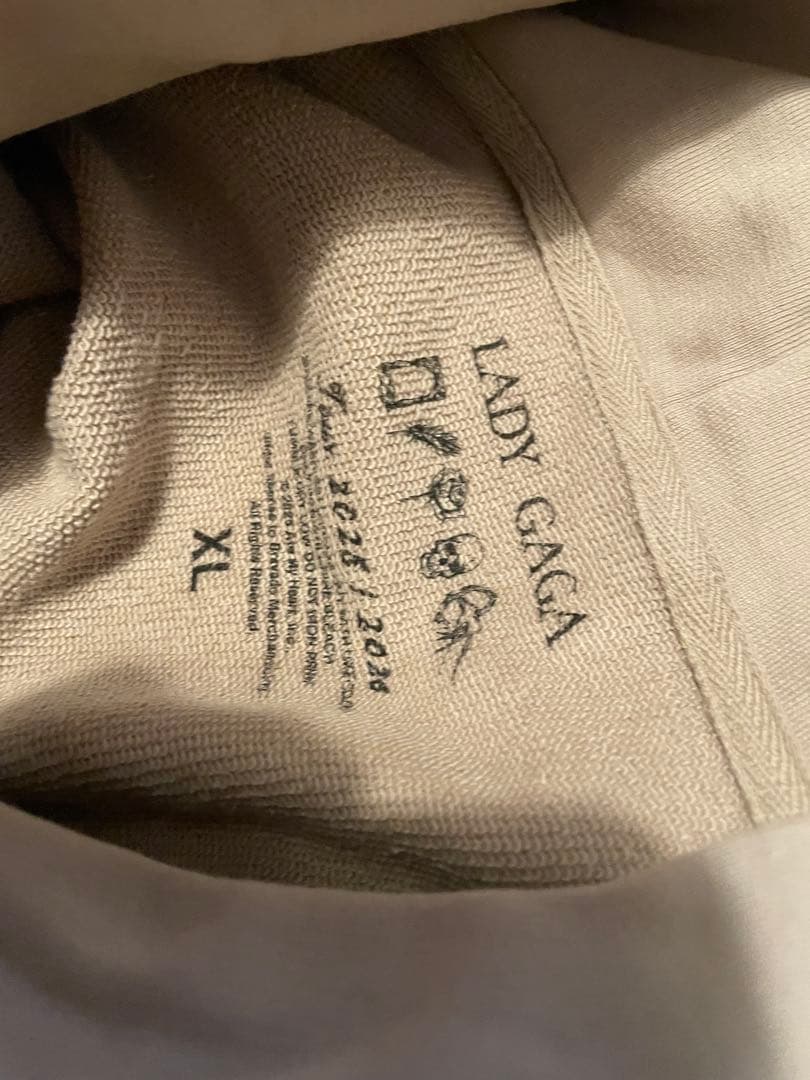 Lady Gaga MAYHEM BALLツアー公式グッズ ジップパーカー XL - メルカリ