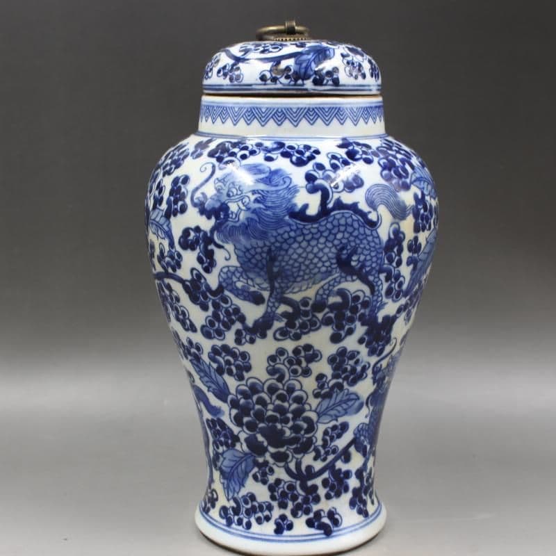 清同治青花穿花麒麟紋茶蓋缶 景徳鎮 陶磁器 装飾品 現代工芸品 美術品 置物 清同治青花穿花麒麟紋茶蓋缶 景徳鎮 陶磁器 装飾品 現代工芸品 美術品