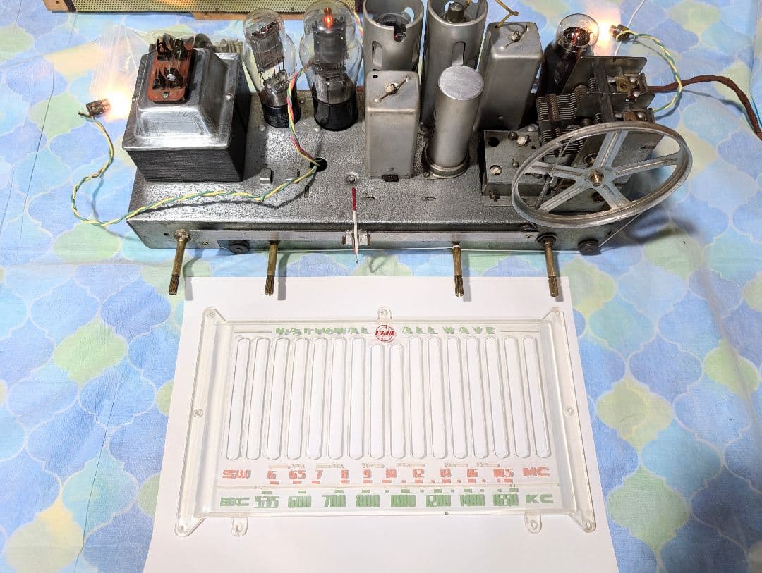 昭和家族団らんレトロ真空管ラジオ2バンド bluetooth付 ホームラジオ