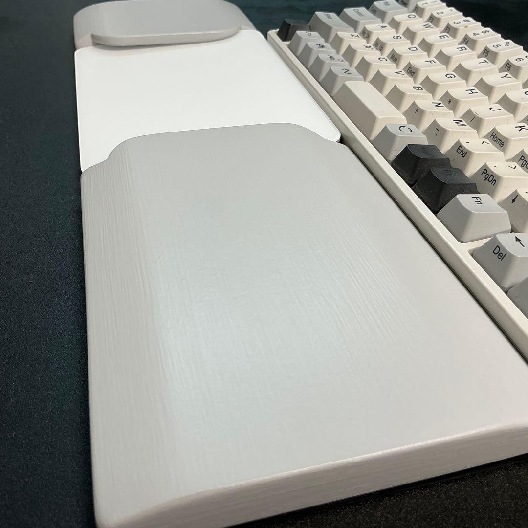 オーダー作品 リアルフォースR3TKL対応 ウイング付パームレスト ライト