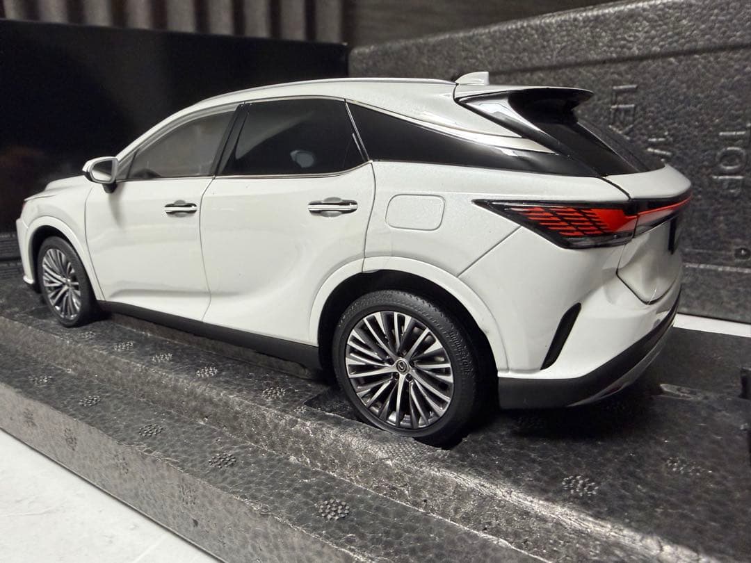 LEXUS RX 30系 ソニッククォーツ ミニカー 1/18 KYOSHO - メルカリ