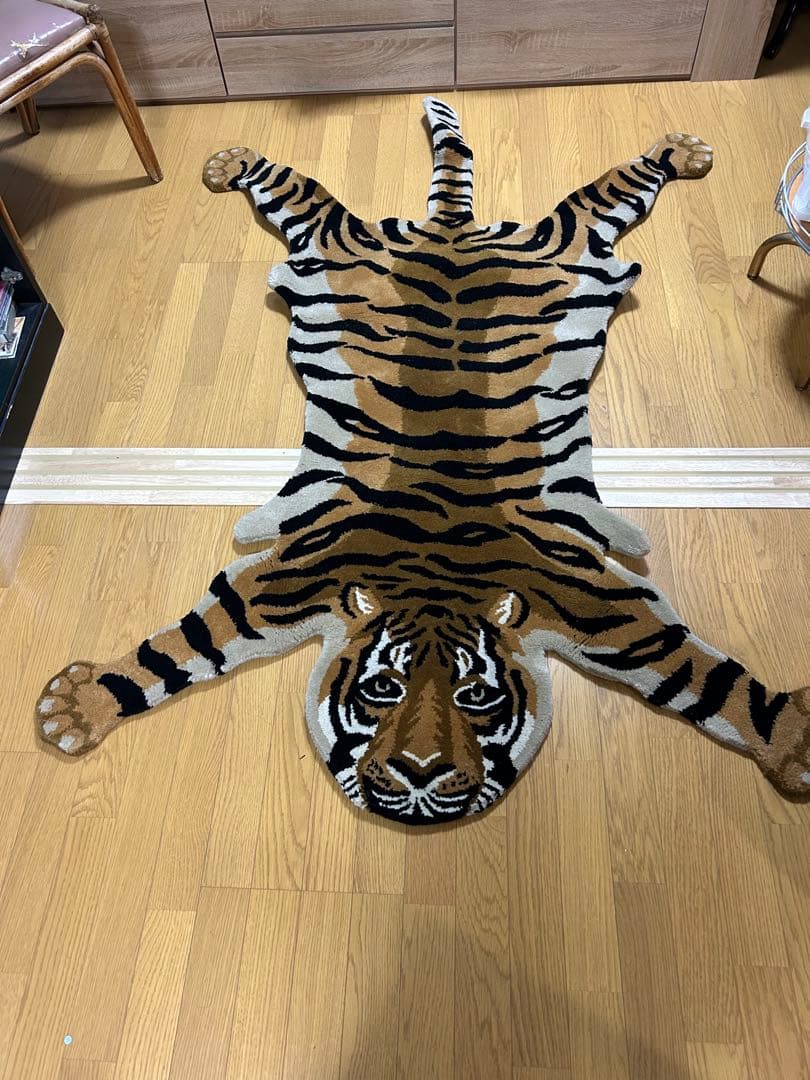 ダルトン新品トラデザイン ラグ 約190cm x 130cm 期間限定値下げ中 ダルトン新品トラデザイン ラグ 約190cm x 130cm 期間限定値下げ中