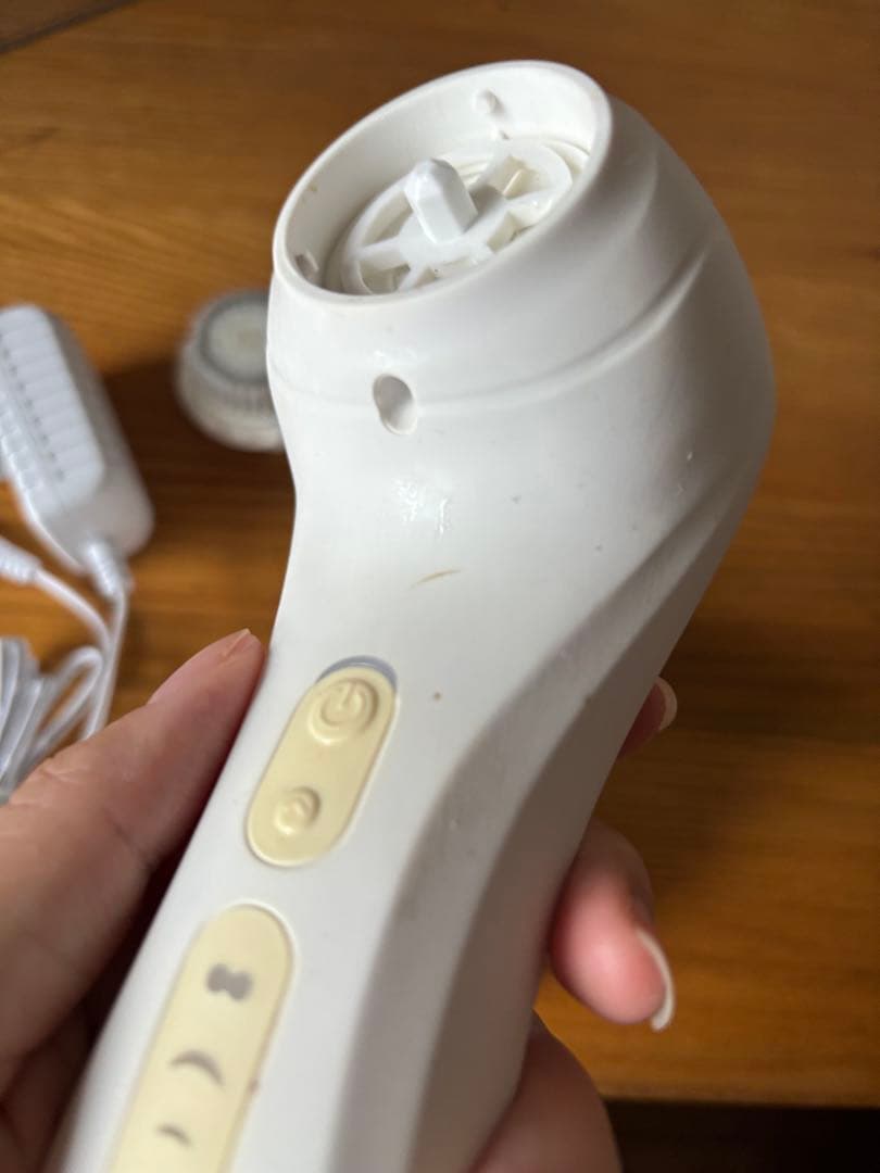 洗顔ブラシ 充電器・スタンド付き - メルカリ