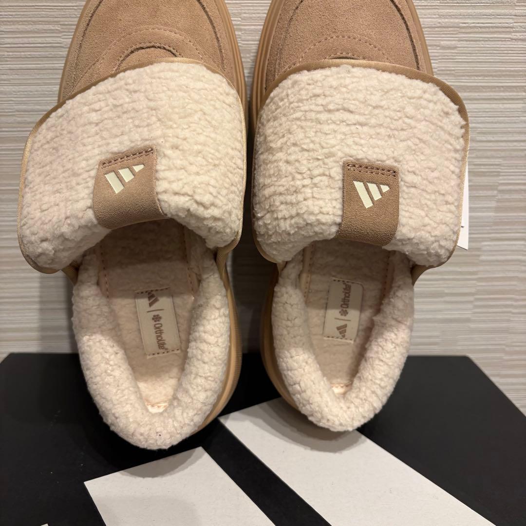 【新品】23.0cm 韓国限定　アディダス　グランドコートミュール　ボアサンダル