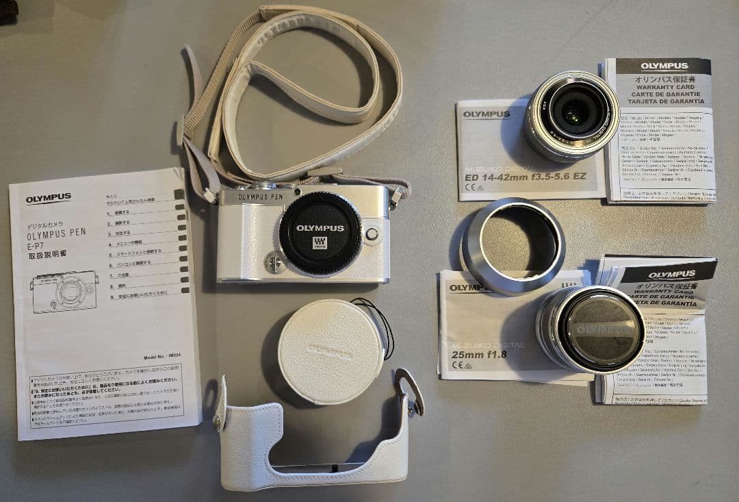 OLYMPUS PEN E-P7本体ケースレンズ Suono（スオーノ） オリンパスペン E-P7ケース カラビナ付 (ブラック