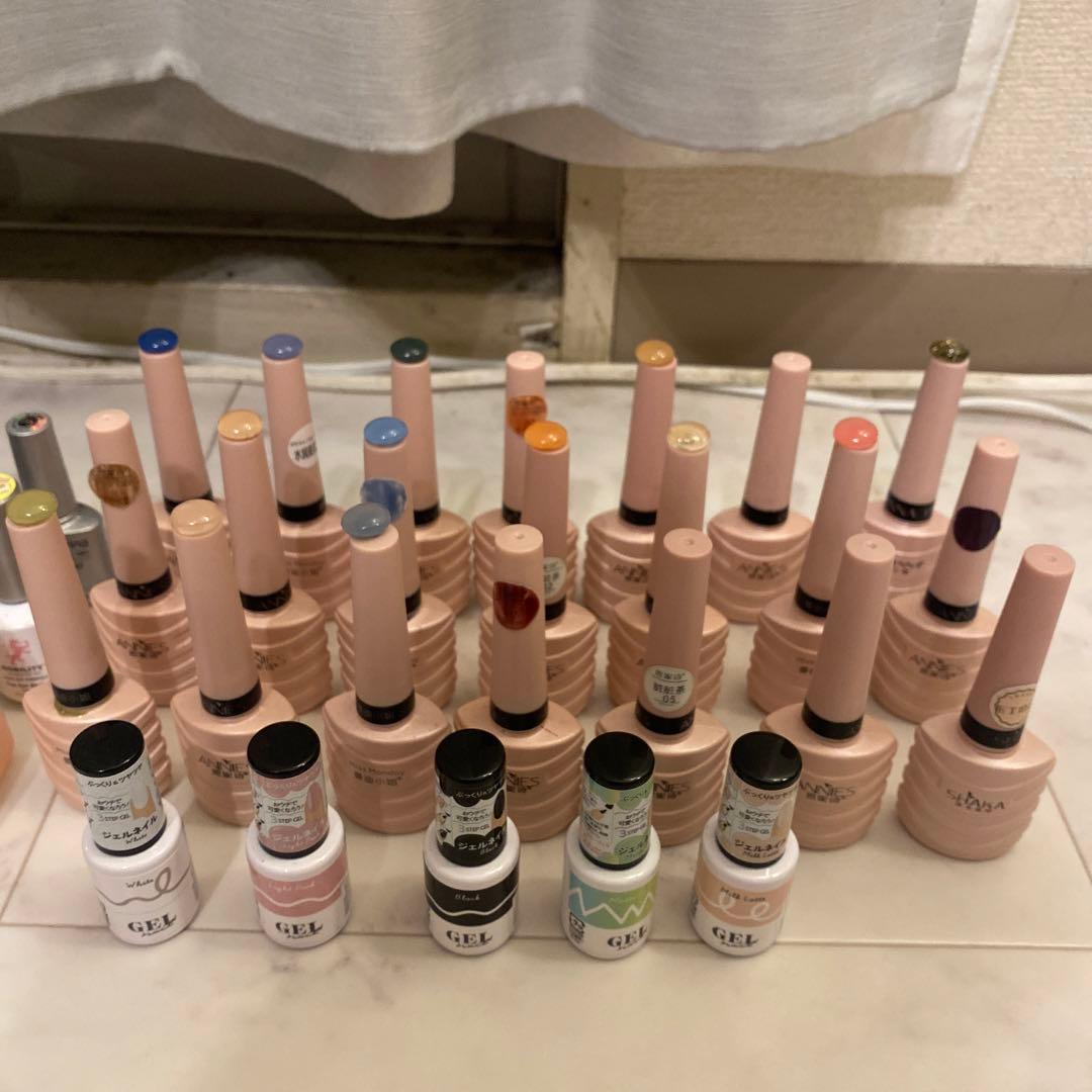 ジェルネイル 引退品 容量多 パーツ多数 ネイルポリッシュ ネイル