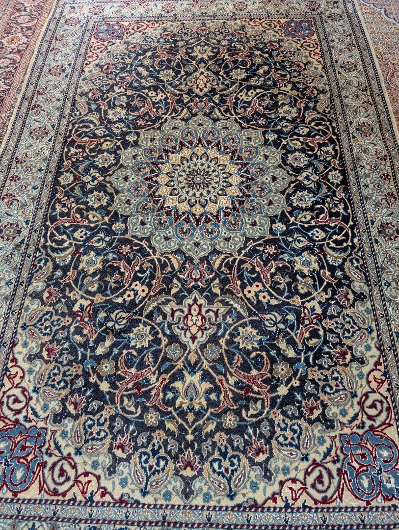 ペルシャ絨毯　ナイン　クリーニング済 Persian carpet　Nain ペルシャ絨毯 ナイン産 ハビビアン工房 ウール&シルク 約160 x 240cm