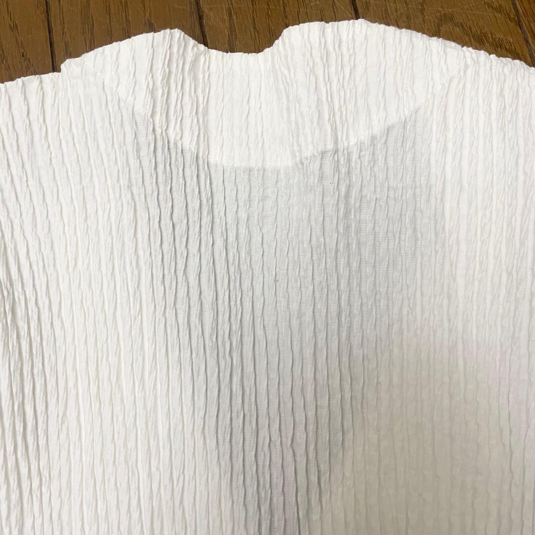 美品 roku ホワイトVネックボタンシャツ 37400円 - メルカリ