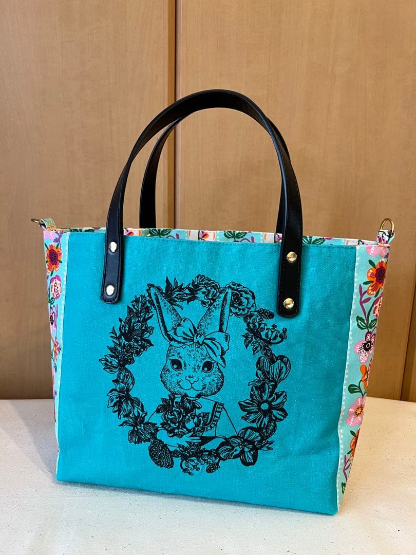 【ジョリーフルール】貴重　エピファニー カラフル　スクウェア型トートバッグ ジョリーフルール】貴重 エピファニー カラフル スクウェア型トート