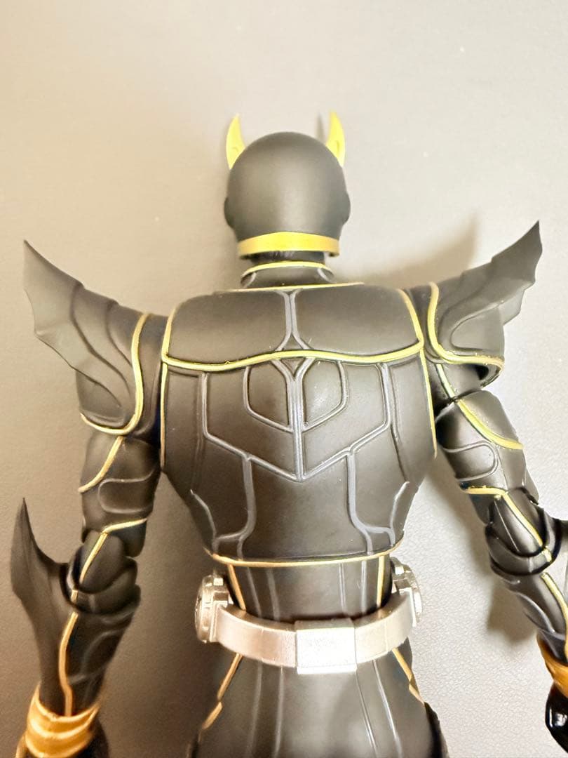 S.H.Figuarts 真骨頂製法 仮面ライダークウガ アルティメットフォーム