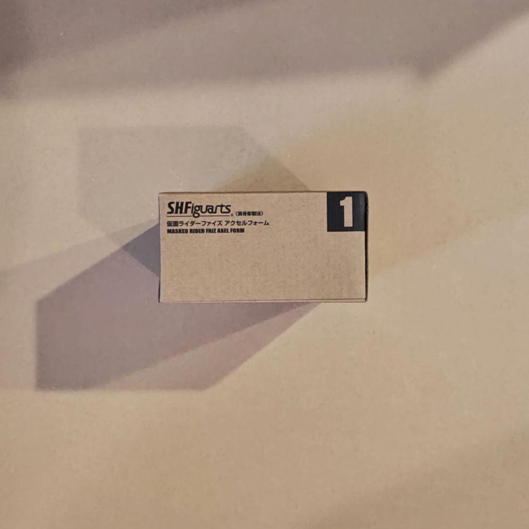S.H.Figuarts 真骨彫製法 仮面ライダーファイズ アクセルフォーム ②