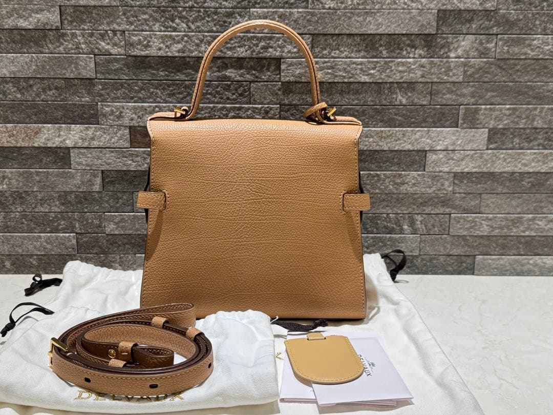 美品】【安心鑑定】デルヴォー タンペートPM クリスピーカーフ