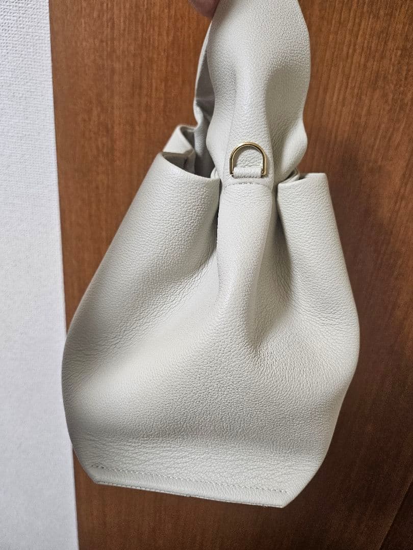 メルカリ便送料込】ポレーヌ ヌメロ ナンバーナイン 白 ホワイト