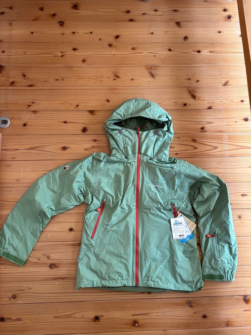 mont-bell フード付きライトグリーンジャケット mont-bell フード付きライトグリーンジャケット mont-bell フード付き