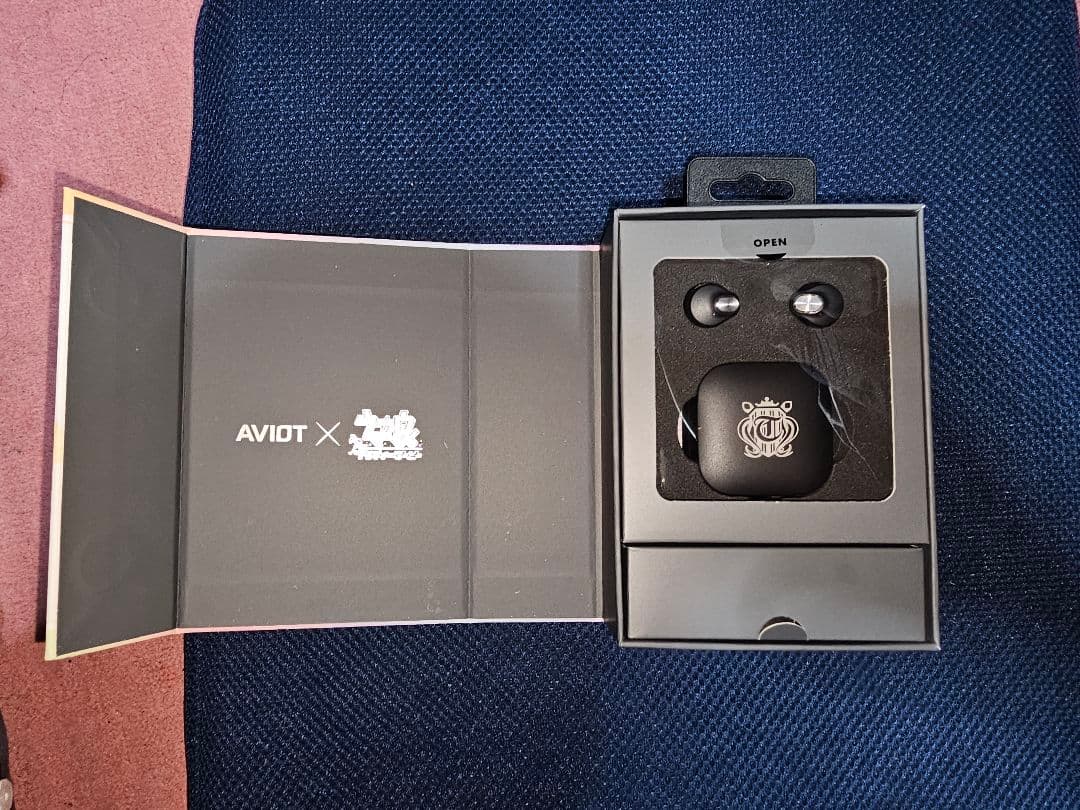 ウマ娘×AVIOTコラボイヤホン ジャングルポケットのケース付き - メルカリ