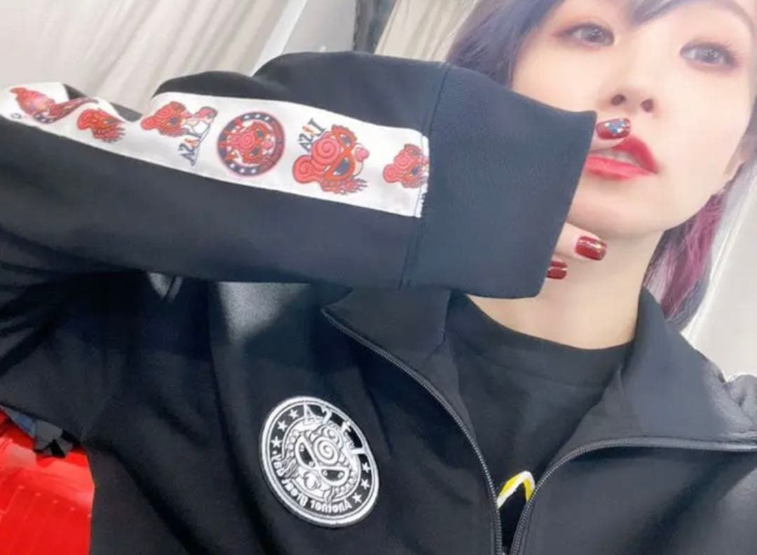 新品 LiSA コラボ LiSAMiNI ジャージ 上下セットMサイズ - メルカリ