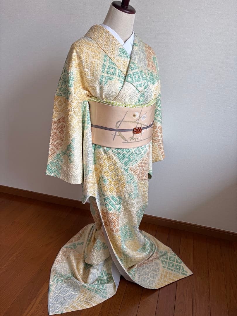 ❤️袷正絹小紋 クリームyellowの￼総絞り 新品畳紙付き Sお仕立て