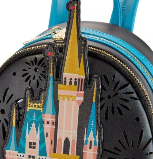 Loungefly WDW シンデレラ城 光る ラウンジフライ ミニリュック - メルカリ